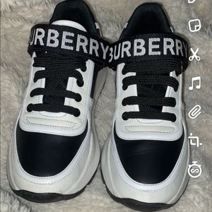 Women’s Ronnie Leather Burberry sneakers black and white size 8.5. $300
